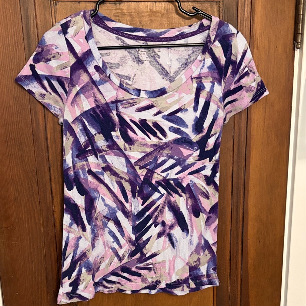 Vibrant Nicole Miller Abstract Short Sleeve Tee